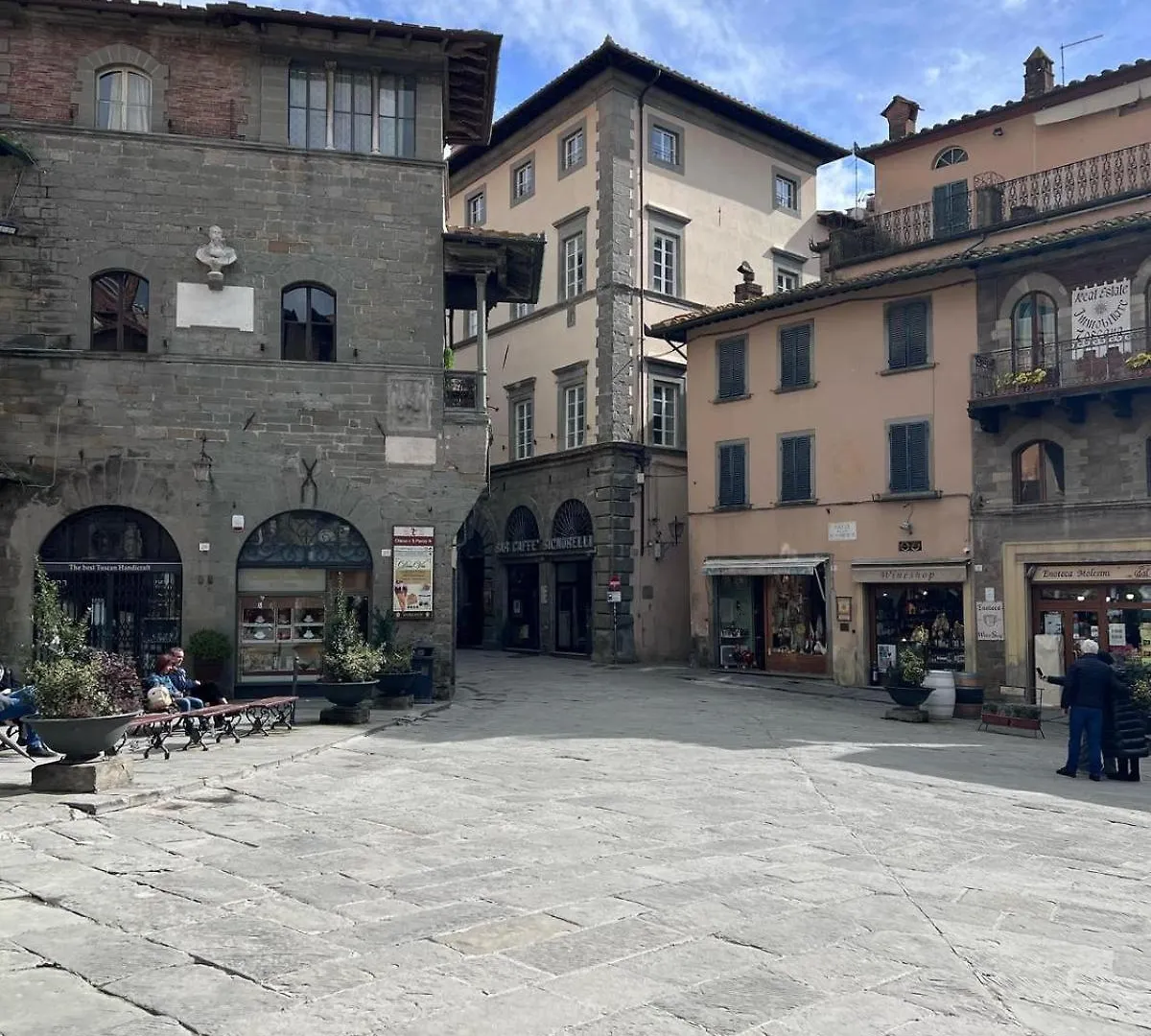 English Garden Cortona 0*,